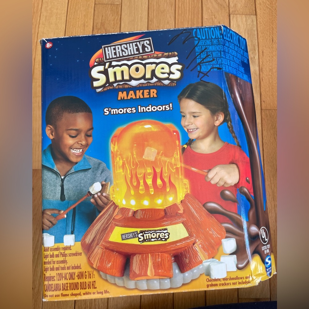NWT Vintage Hershey’s S’mores Maker